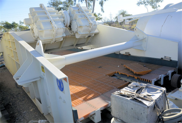 UNUSED METSO 8' x 20' Single Deck Low Head Vibrating Screen